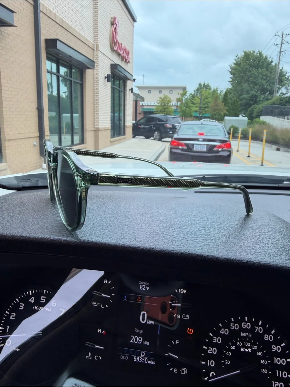 Men's Round WMP eyewear sunglasses